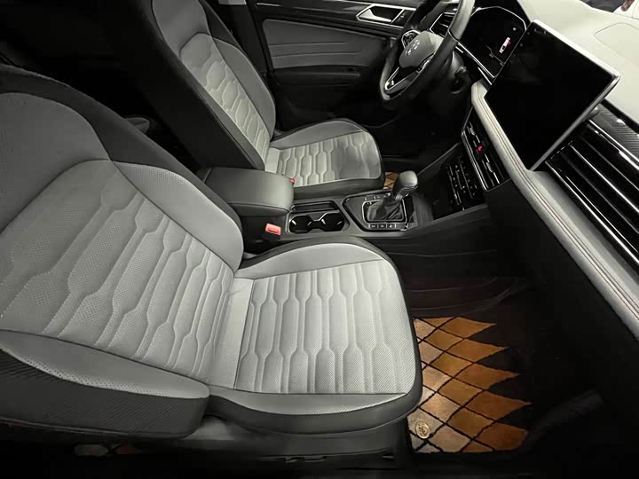 Фото 13 - Volkswagen Tiguan X