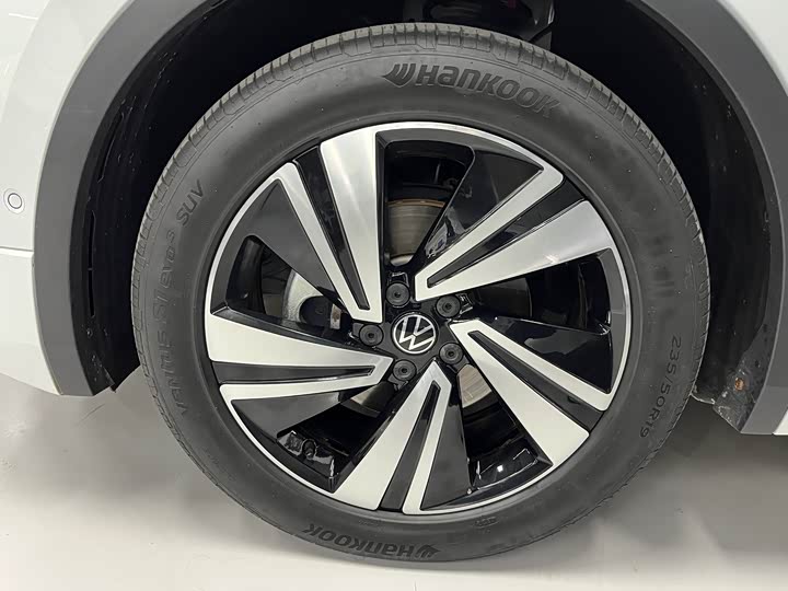 Фото 20 - Volkswagen Tiguan X