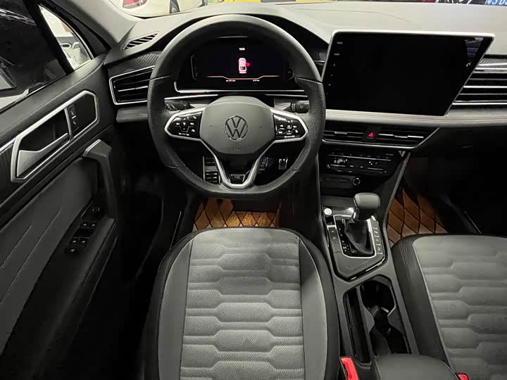 Фото 7 - Volkswagen Tiguan X