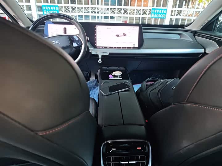 Фото 13 - XPeng P7