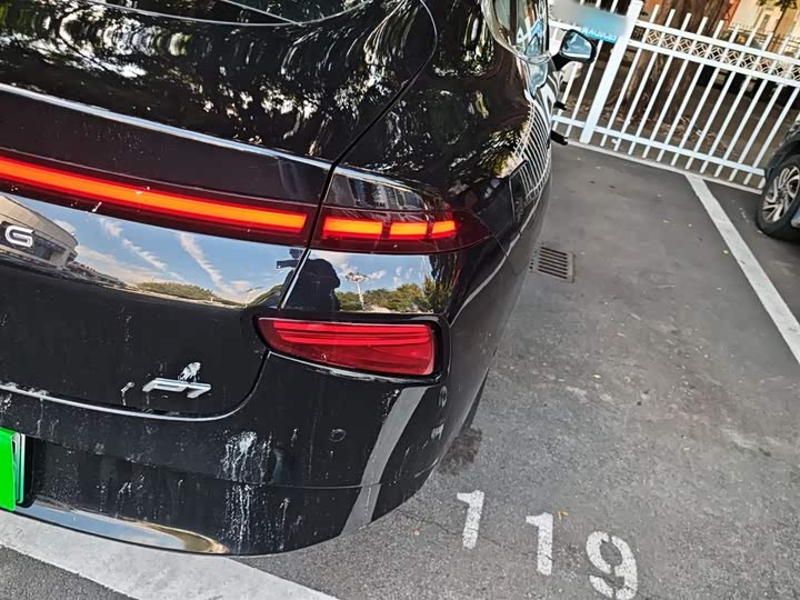 Фото 8 - XPeng P7