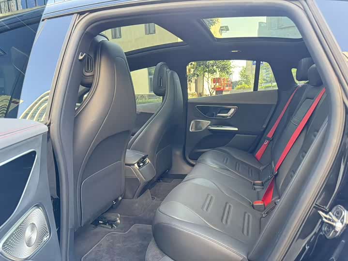 Фото 11 - Mercedes-Benz EQE AMG