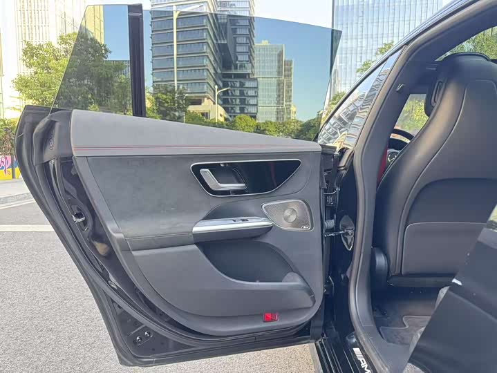 Фото 12 - Mercedes-Benz EQE AMG