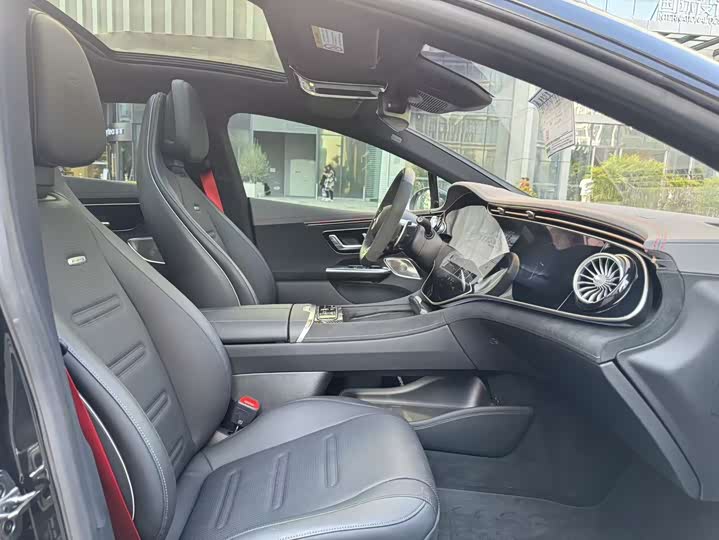 Фото 13 - Mercedes-Benz EQE AMG