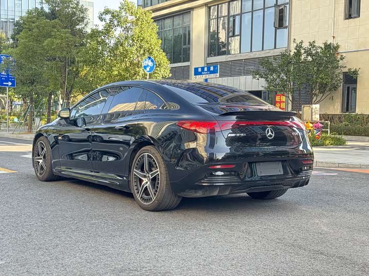 Фото 4 - Mercedes-Benz EQE AMG