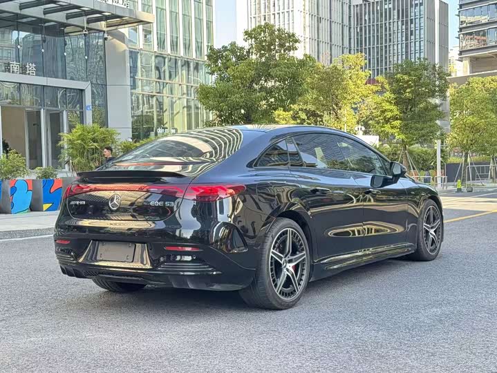 Фото 6 - Mercedes-Benz EQE AMG