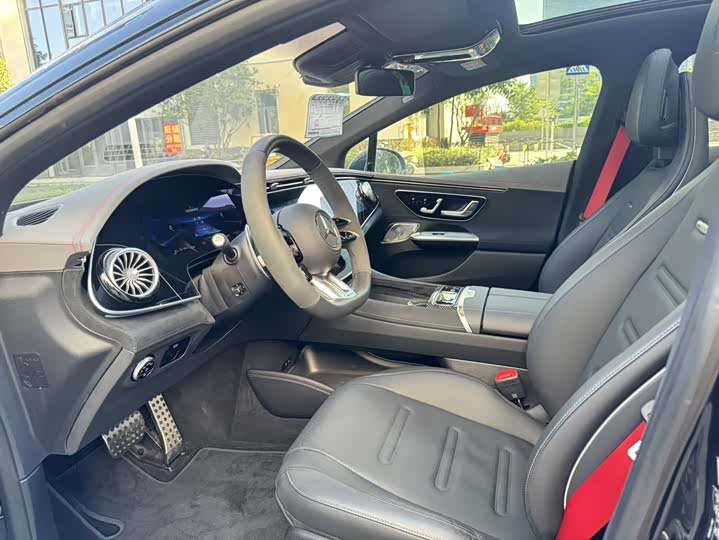 Фото 9 - Mercedes-Benz EQE AMG