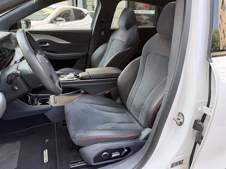 Фото 11 - BAIC Arcfox Alpha S