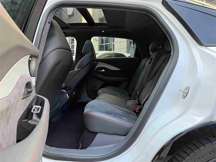 Фото 14 - BAIC Arcfox Alpha S