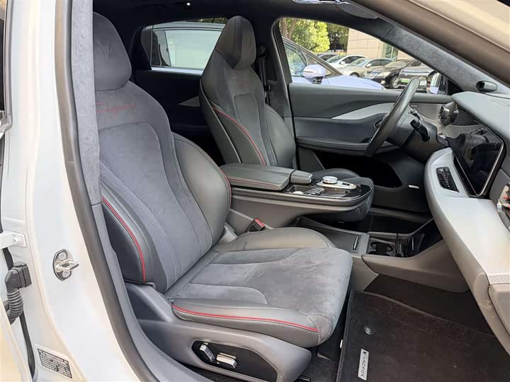 Фото 19 - BAIC Arcfox Alpha S