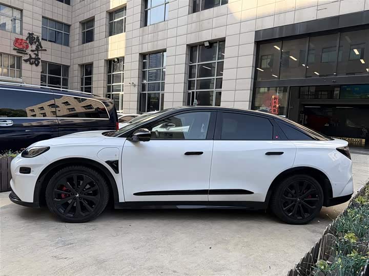 Фото 3 - BAIC Arcfox Alpha S