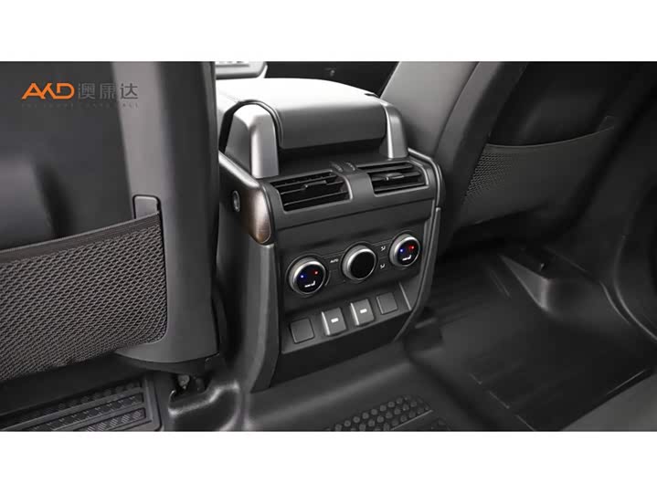 Фото 9 - Land Rover Defender