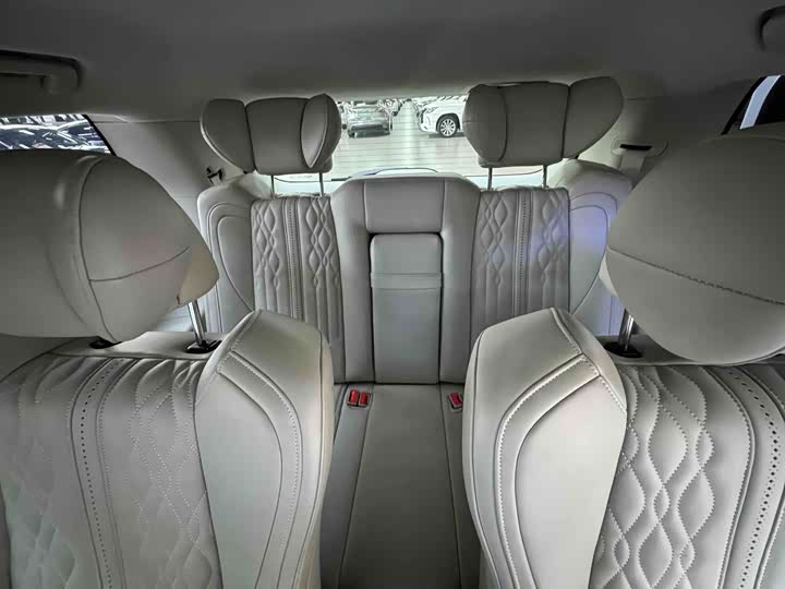 Фото 11 - Buick GL8 ES