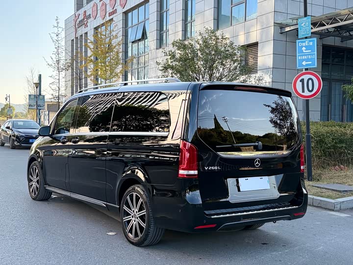 Фото 6 - Mercedes-Benz V-Class