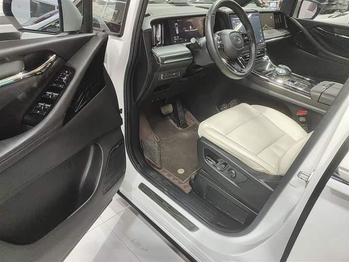 Фото 16 - GAC Trumpchi M8