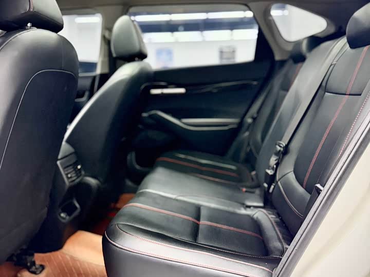 Фото 15 - Kia KX3