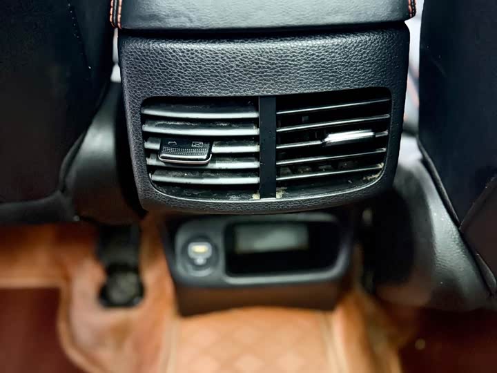 Фото 16 - Kia KX3