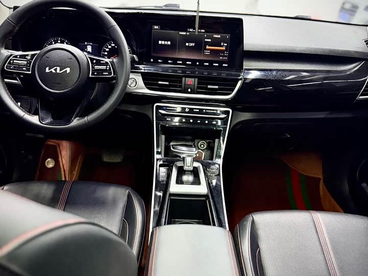 Фото 17 - Kia KX3