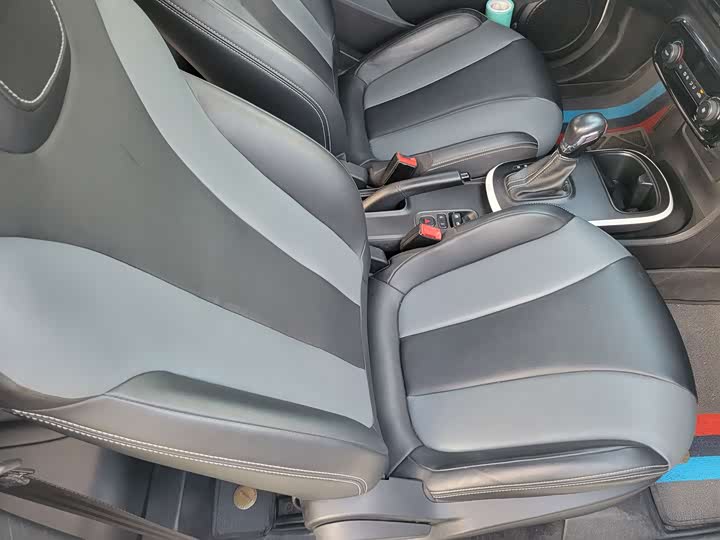 Фото 12 - Roewe Clever