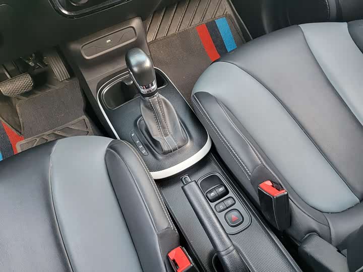 Фото 14 - Roewe Clever