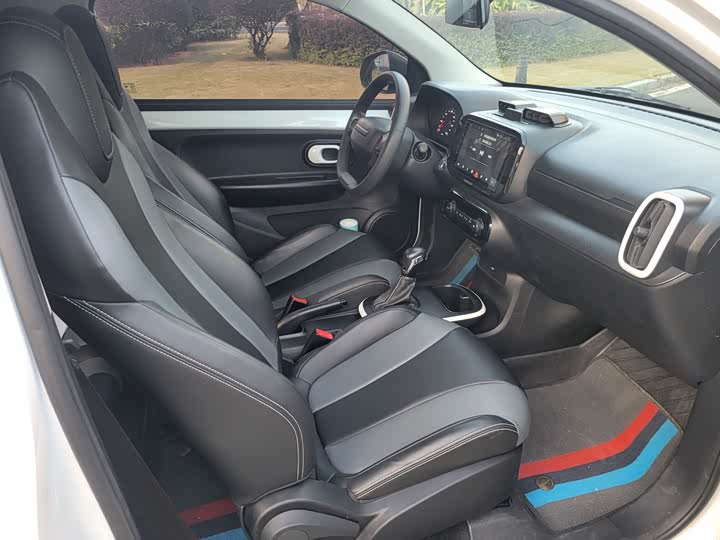 Фото 15 - Roewe Clever