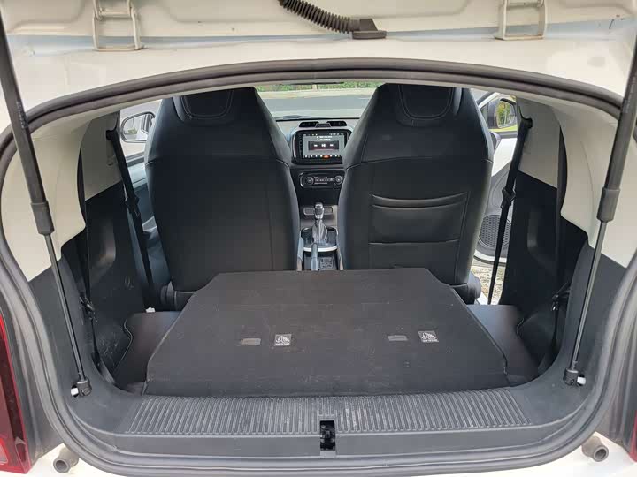 Фото 17 - Roewe Clever