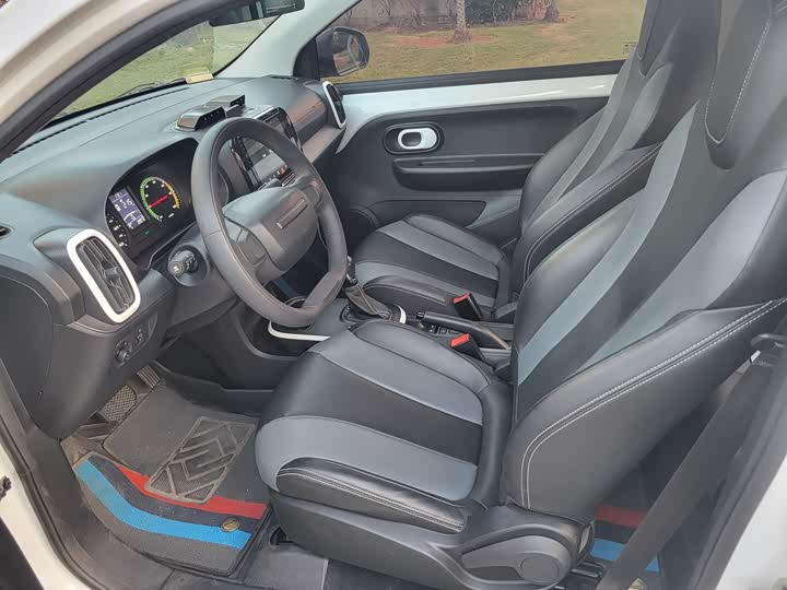 Фото 9 - Roewe Clever