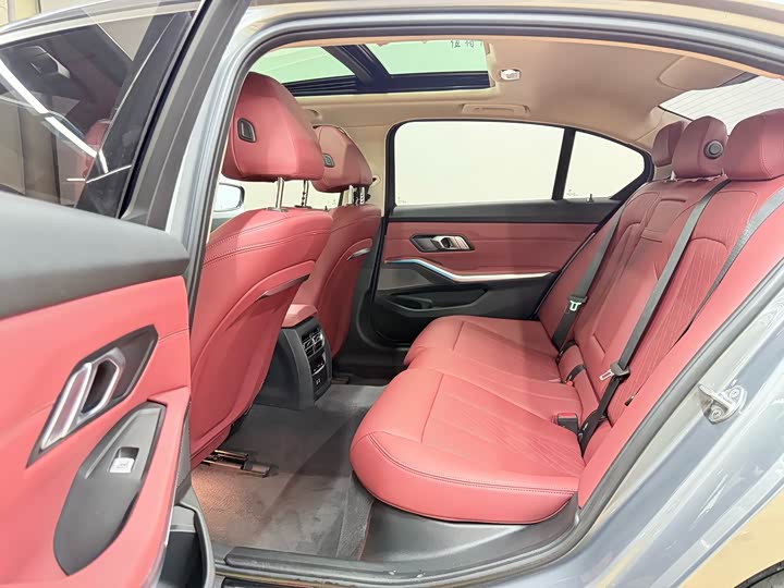 Фото 24 - BMW i3