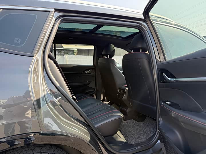 Фото 22 - Roewe RX5 Max