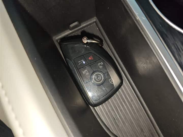 Фото 9 - Buick GL8 Hybrid