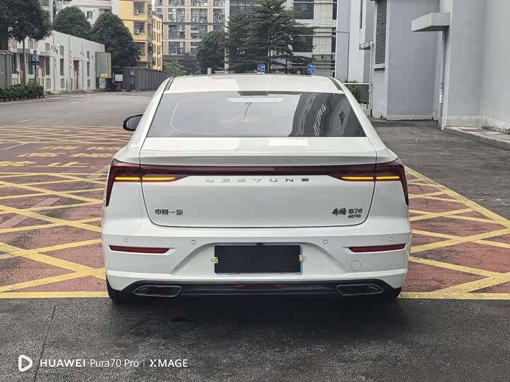 Фото 19 - Bestune B70