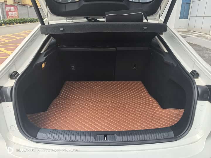 Фото 22 - Bestune B70