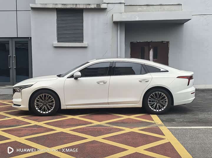 Фото 4 - Bestune B70