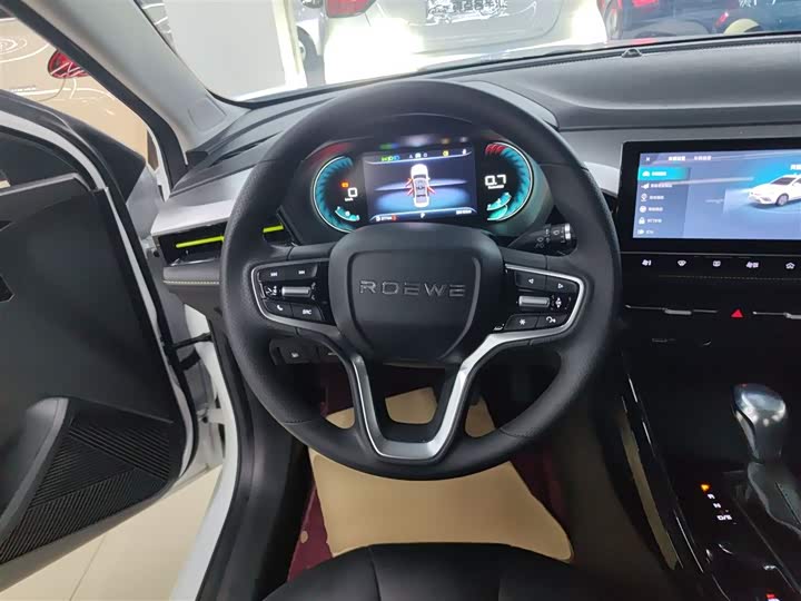 Фото 11 - Roewe i5