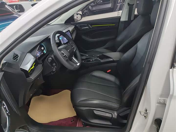 Фото 15 - Roewe i5