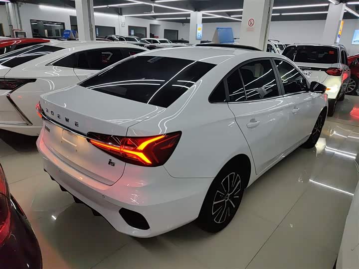 Фото 7 - Roewe i5