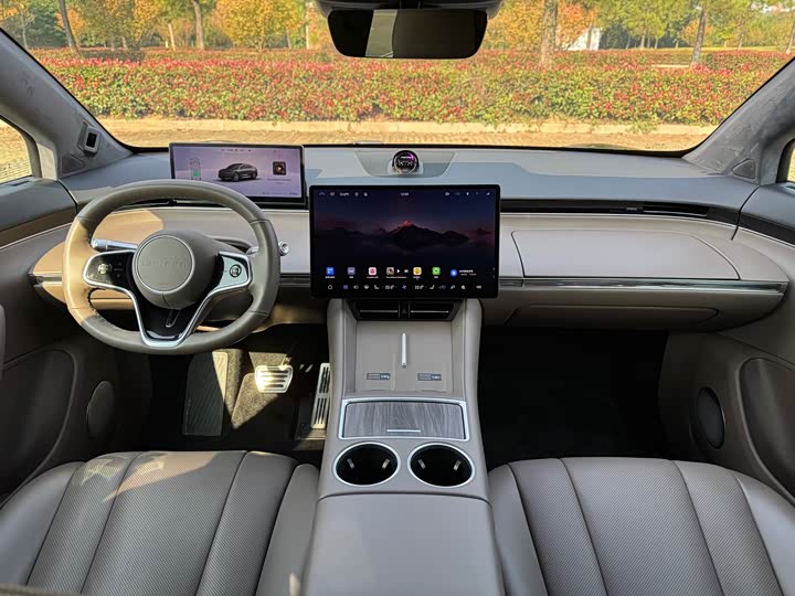 Фото 10 - Luxeed R7