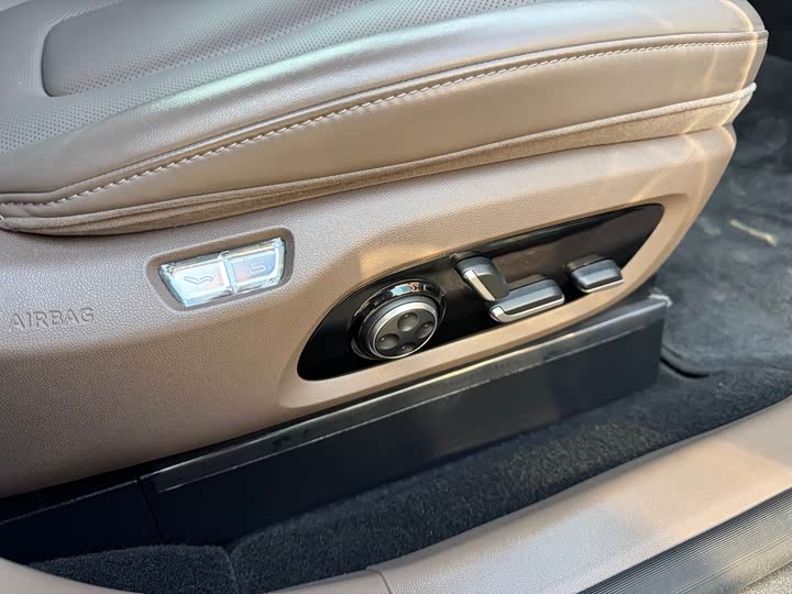 Фото 12 - Luxeed R7