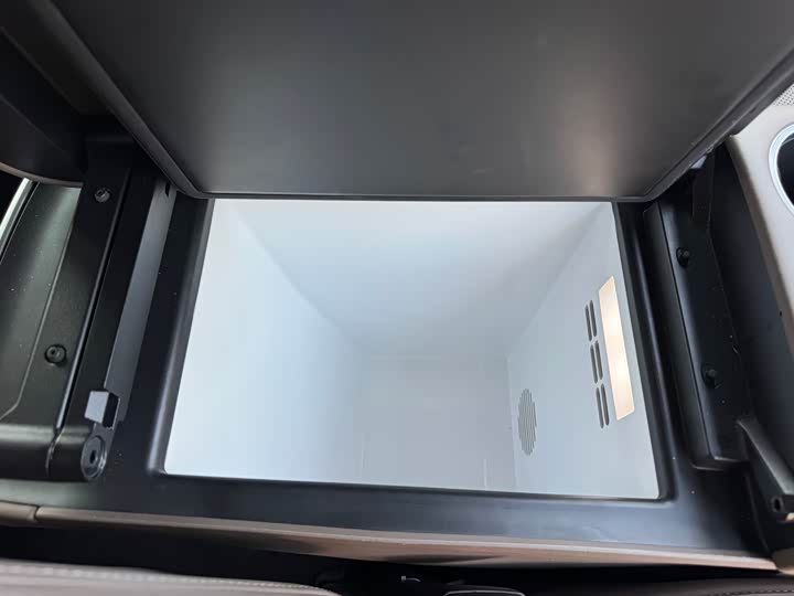 Фото 14 - Luxeed R7