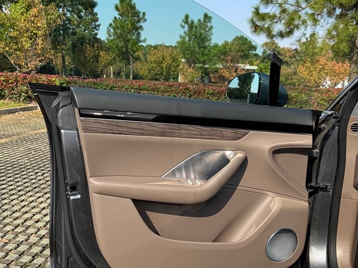 Фото 16 - Luxeed R7