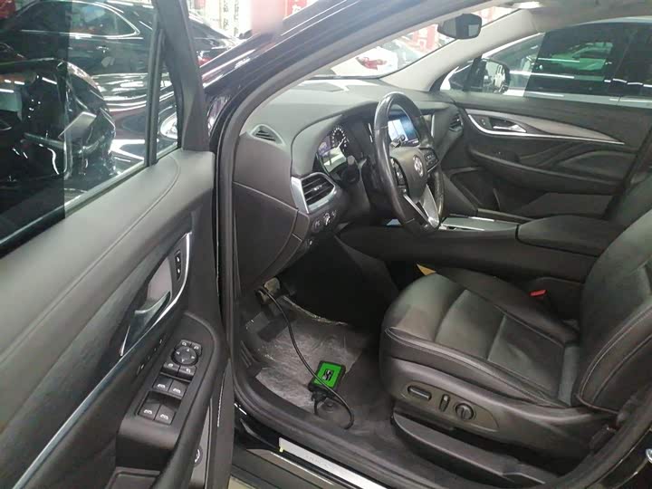 Фото 16 - Buick Enclave