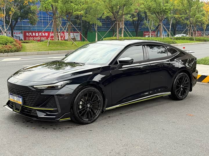 Фото 1 - Changan UNI-V