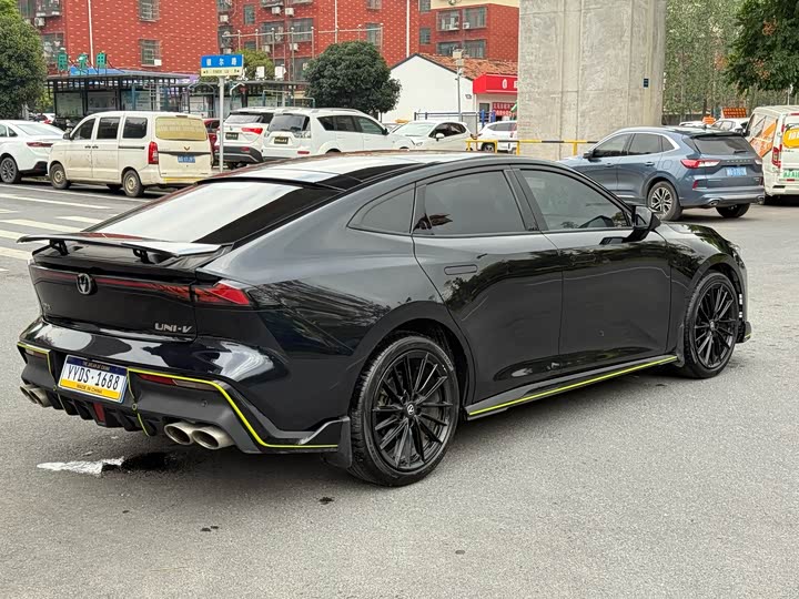 Фото 4 - Changan UNI-V