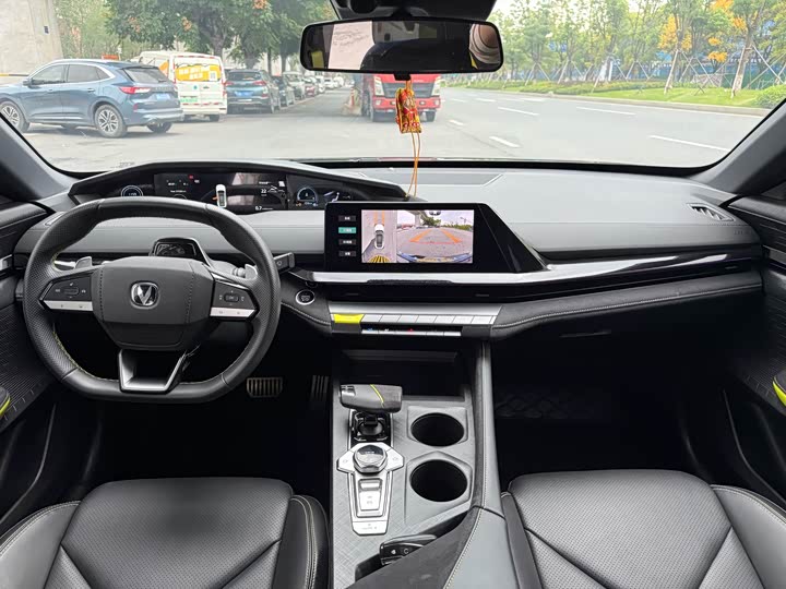 Фото 9 - Changan UNI-V