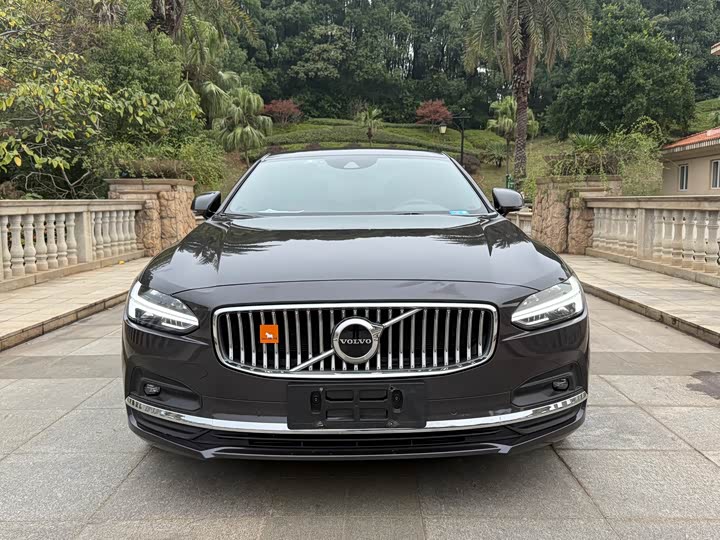 Фото 2 - Volvo S90