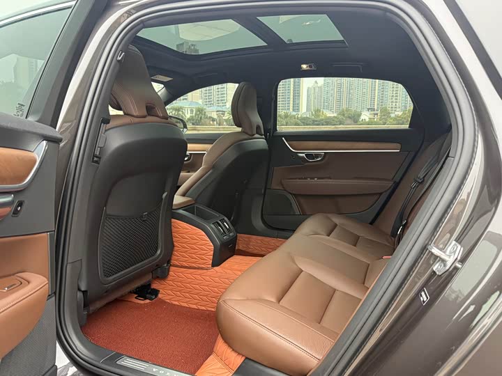 Фото 4 - Volvo S90