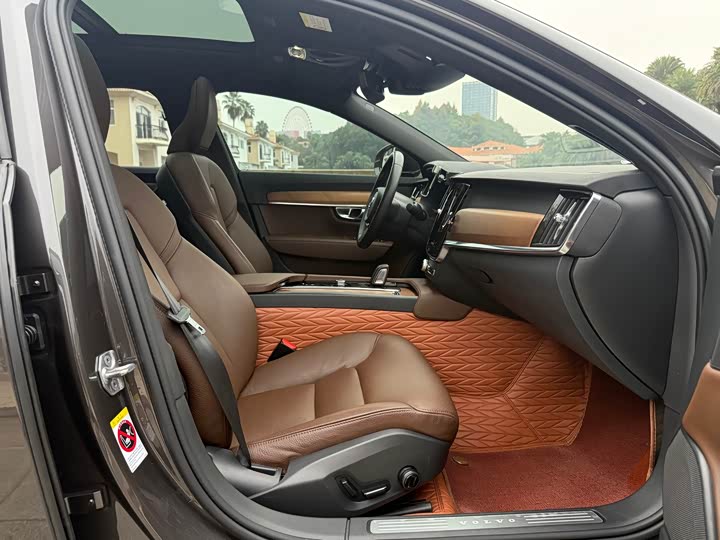 Фото 5 - Volvo S90