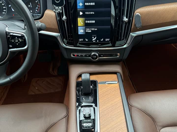 Фото 8 - Volvo S90