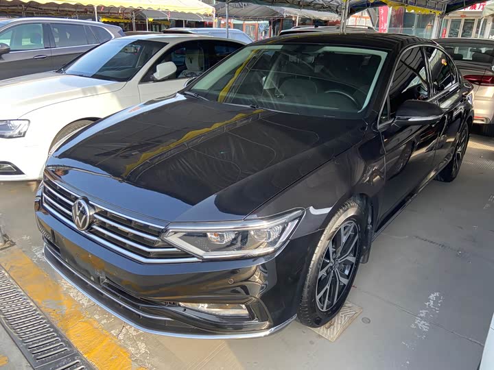 Фото 1 - Volkswagen Magotan