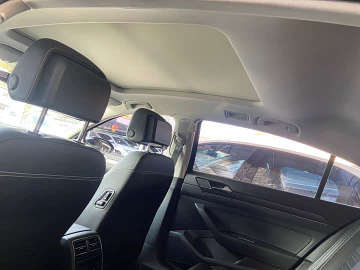 Фото 11 - Volkswagen Magotan